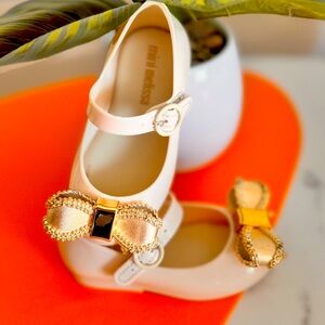 Kids' Mini Sweet Love IV Mary Jane
Melissa size 7